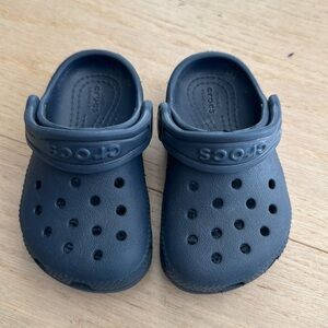 Toddler crocs